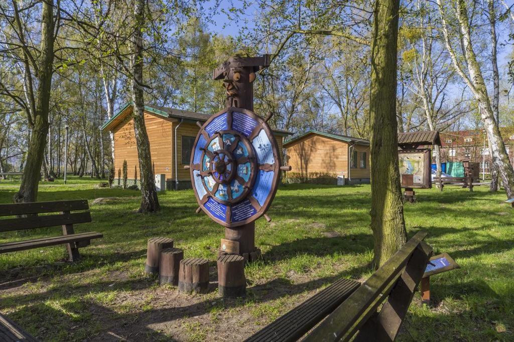 Centrum Zeglarskie Domki Kempingowe Szczecin Exterior foto