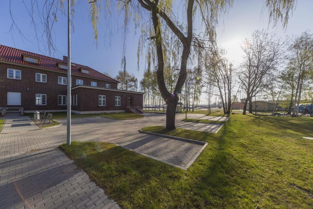 Centrum Zeglarskie Domki Kempingowe Szczecin Exterior foto